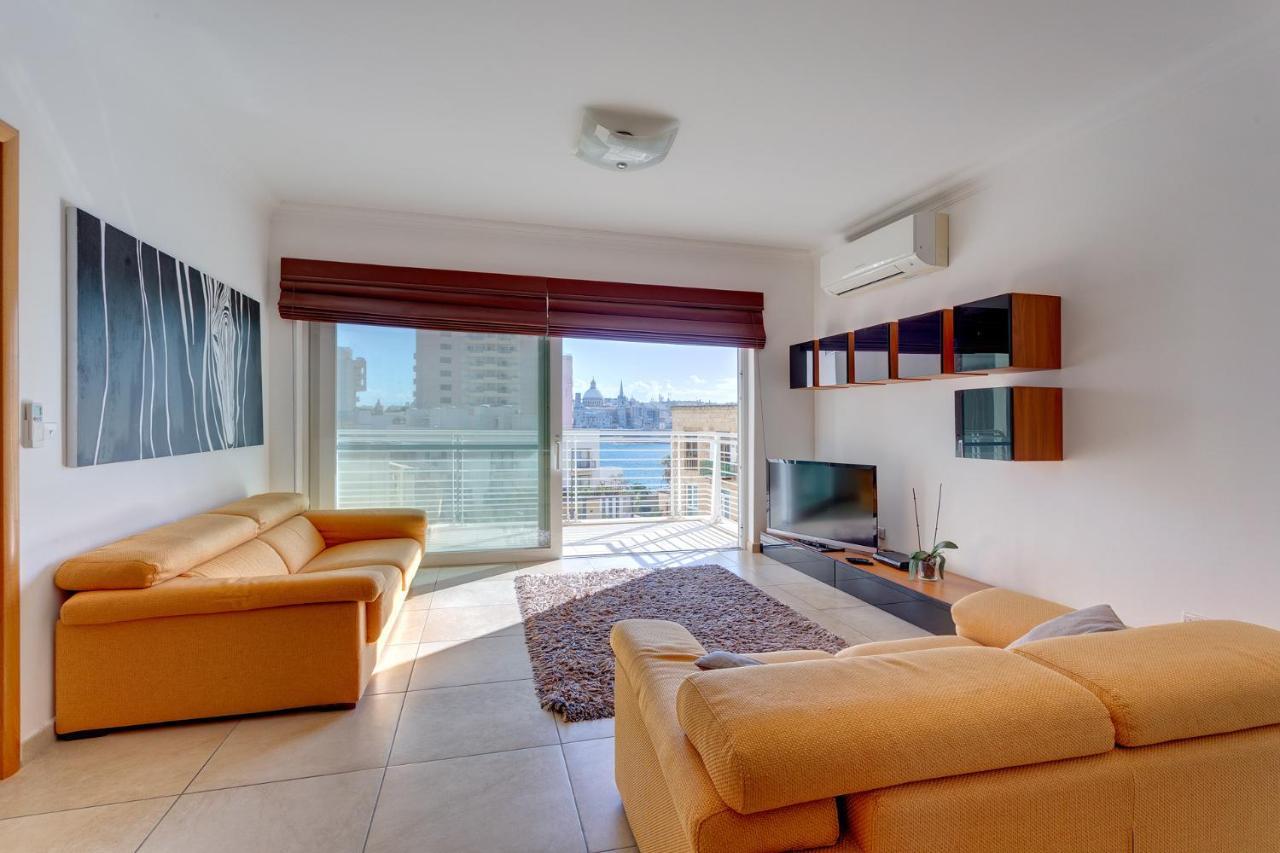 Apartment With Pool Слима Экстерьер фото
